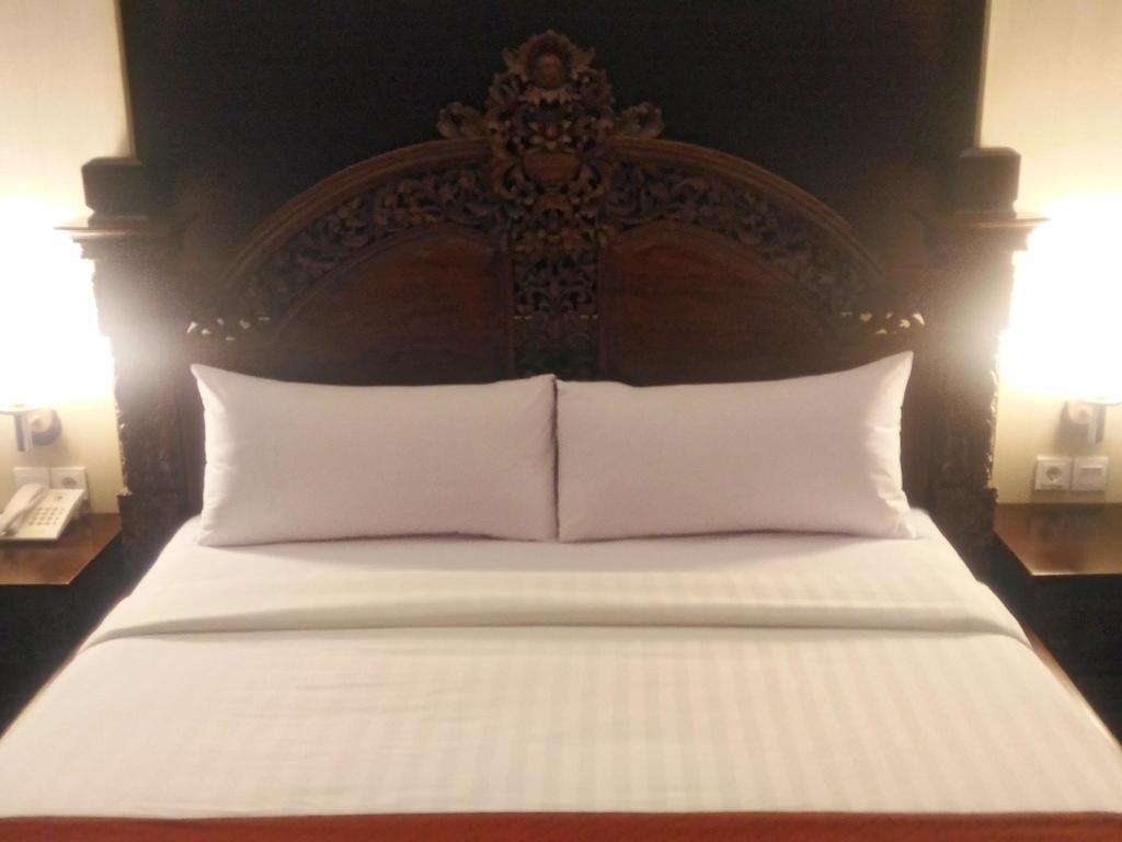 Hotel Grand Puri Saron Yogyakarta Exterior foto