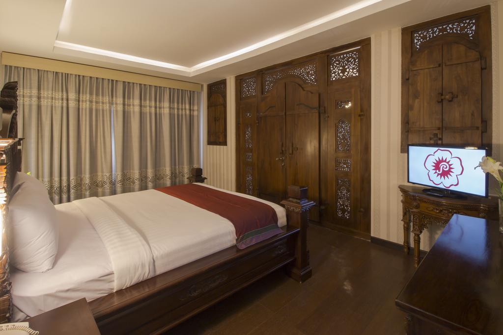 Hotel Grand Puri Saron Yogyakarta Exterior foto