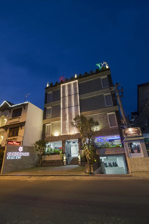 Hotel Grand Puri Saron Yogyakarta Exterior foto