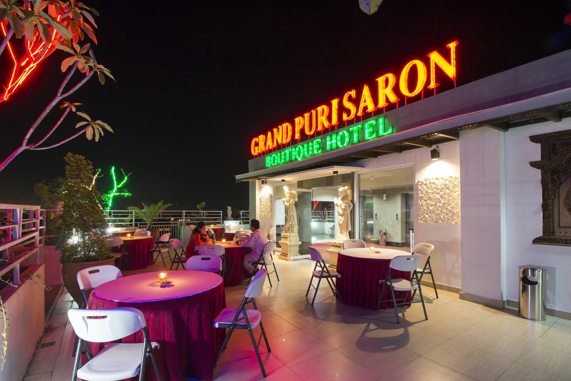 Hotel Grand Puri Saron Yogyakarta Exterior foto